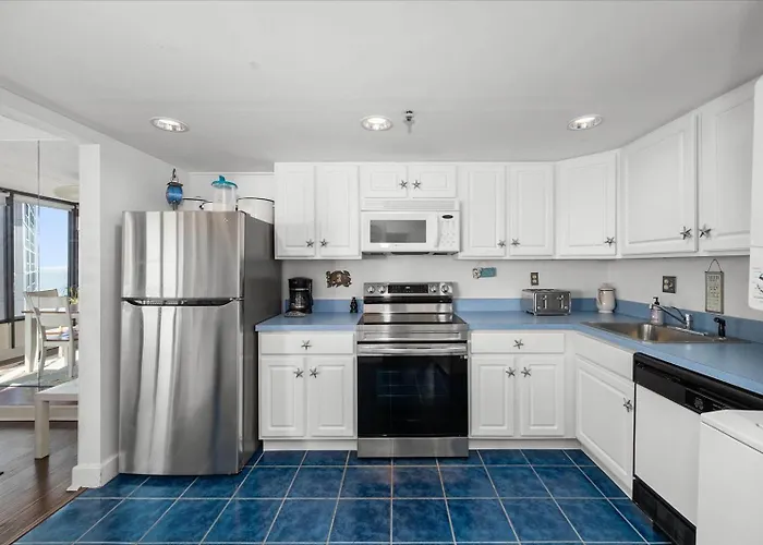 Side Ocean View 2 Bedroom Capri With Indoor Pool! Holiday home