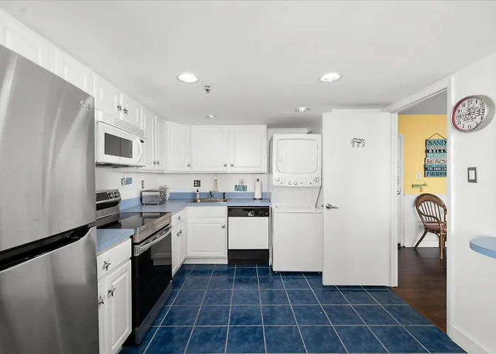 Side Ocean View 2 Bedroom Capri With Indoor Pool! Holiday home