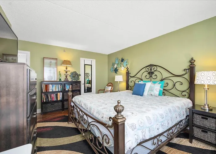 Side Ocean View 2 Bedroom Capri With Indoor Pool!