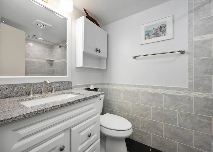 Side Ocean View 2 Bedroom Capri With Indoor Pool! *