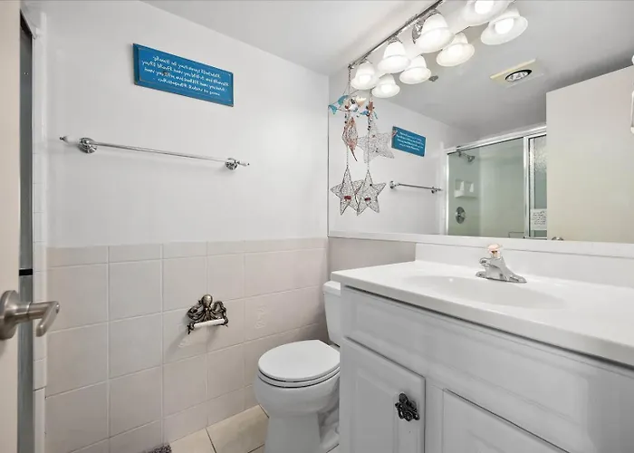 Side Ocean View 2 Bedroom Capri With Indoor Pool! Holiday home *