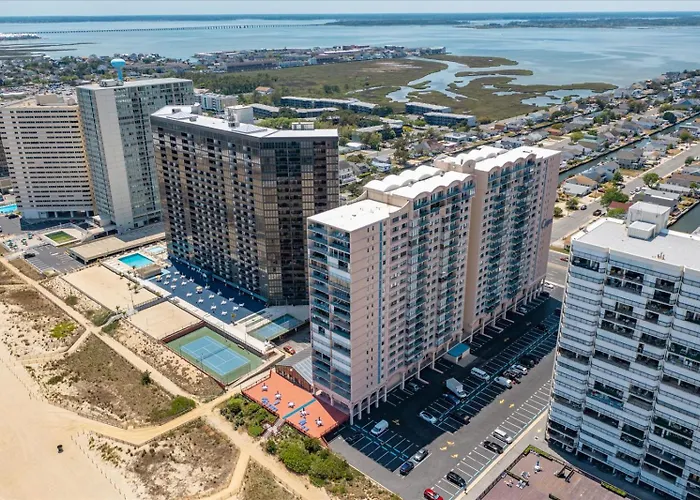 Side Ocean View 2 Bedroom Capri With Indoor Pool!